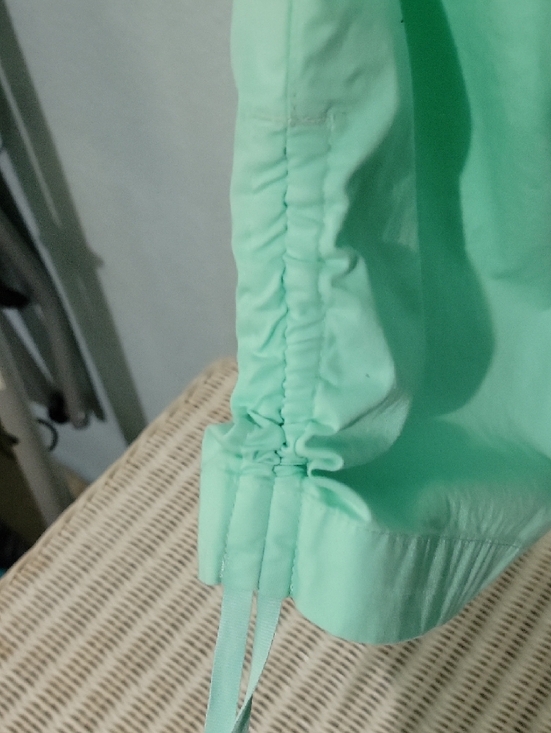Gloria Vanderbilt Mint Green Capris - Picture 7 of 7